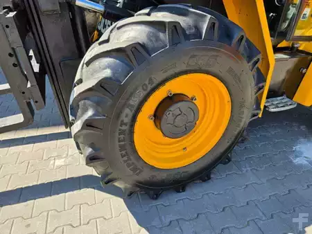 Terénní vysokozdvižný vozík 2017  JCB 940-4 T4 - TRIPLEX (9)