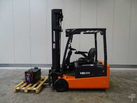 Eléctrica de 3 ruedas 2012  Doosan B18T-5 - TRIPLEX (2)