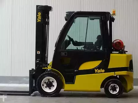 Treibgasstapler  Yale GLP30VX - TRIPLEX (2)