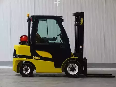 Treibgasstapler  Yale GLP30VX - TRIPLEX (3)