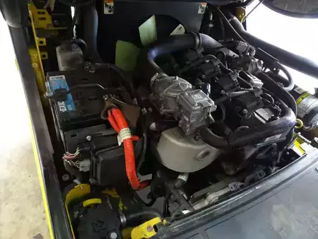 Treibgasstapler  Yale GLP30VX - TRIPLEX (8)