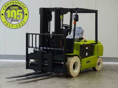 Elettrico 4 ruote 2023  Clark GEX50 -  Container-Indoor-Stapler  - NEU (1)