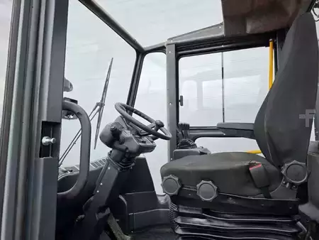 Diesel Forklifts 2017  Kalmar DCF80-9 (6)