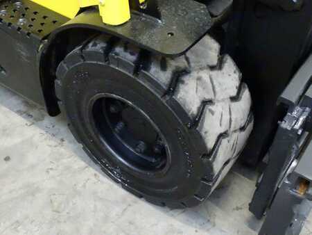 Sähkö - 4 pyör 2010  Hyster J2.5XN - TRIPLEX (8)