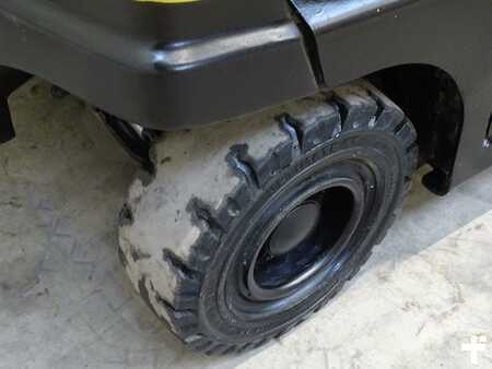 Sähkö - 4 pyör 2010  Hyster J2.5XN - TRIPLEX (9)