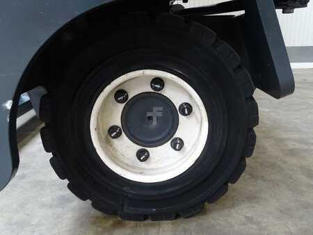 Combilift C8000 - TRIPLEX