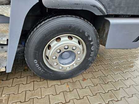 Terminálový traktor 2013  Terberg YT182 (8)