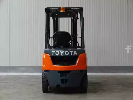 Wózki widłowe diesel 2022  Toyota 52-8FDF25 - DEMO - TRIPLEX (4)