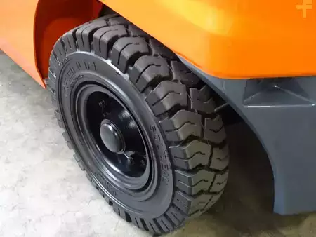 Wózki widłowe diesel 2022  Toyota 52-8FDF25 - DEMO - TRIPLEX (9)