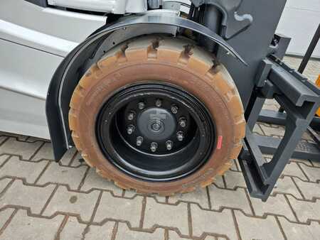 Elektro 4 Rad 2009  Still RX60-50 - TRIPLEX (8)