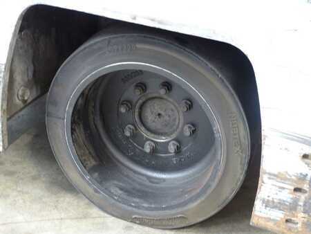 452_4598-7.jpg?v=1761539136