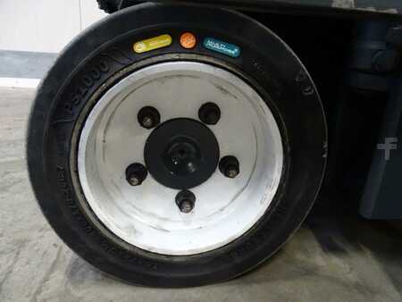 4-Tie Trukki 2019  Combilift CBE2500 - NEU BATTERIE - TRIPLEX (8)