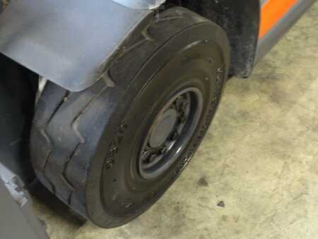 Dieselstapler 2020  Linde H25D-01 (8)