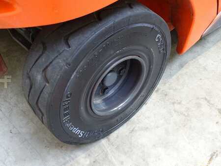 Dieselstapler 2020  Linde H25D-01 (9)