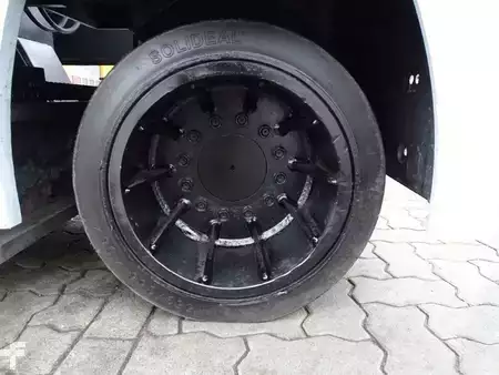 Čtyřcestný vysokozdvižný vozík 2010  HUBTEX MQ50 - TRIPLEX (7)