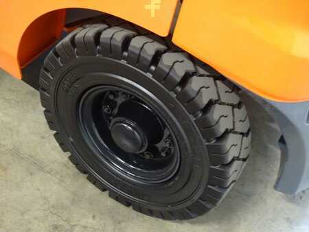 Treibgasstapler 2022  Toyota 02-8FGF18 - DEMO - TRIPLEX (9)