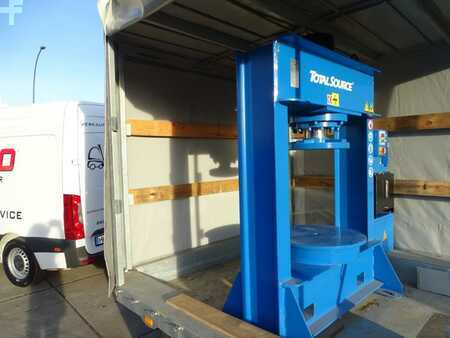 Altri 2023  [div] MOBILE VOLLREIFENPRESSE (2)