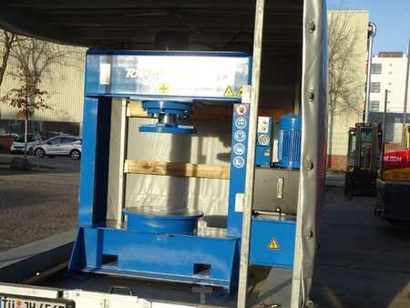 Altri 2023  [div] MOBILE VOLLREIFENPRESSE (4)