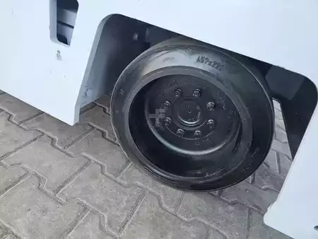 Čtyřcestný vysokozdvižný vozík 2024  HUBTEX PHOENIX MQ45 - TRIPLEX (8)