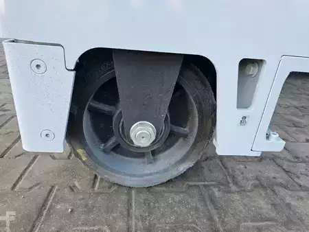 Čtyřcestný vysokozdvižný vozík 2024  HUBTEX PHOENIX MQ45 - TRIPLEX (9)