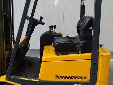 Elektromos 3 kerekű 2000  Jungheinrich EFG-DH12 (7)