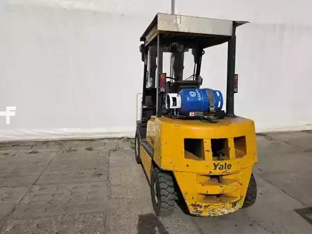 Carrelli elevatori GPL 2005  Yale GLP25RF (4)