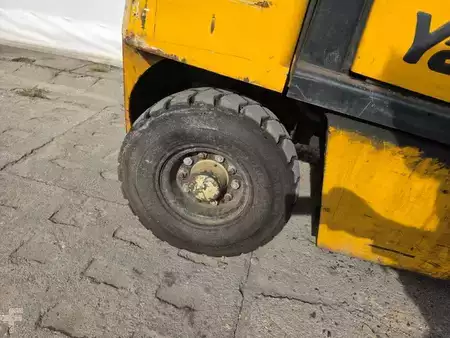 Carrelli elevatori GPL 2005  Yale GLP25RF (8)