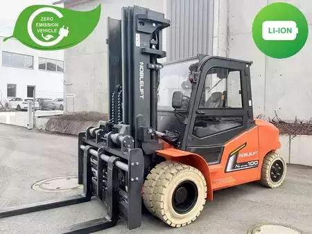 Carrelli elettrici 4 ruote 2025  Noblelift FEP100N2 - TRIPLEX - LI-Ion - DEMO (1)