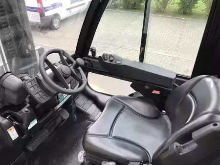 Gas gaffeltruck 2015  Yale GLP90VX (8)