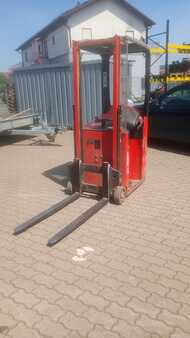 Stackers Stand-on 2011  Linde E10 (1)