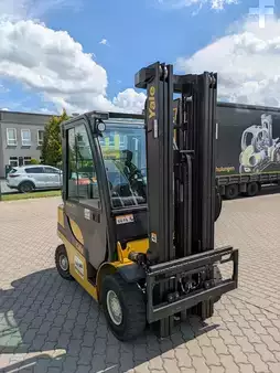 Carretilla elevadora GLP 2022  Yale GLP 25 VX (3)