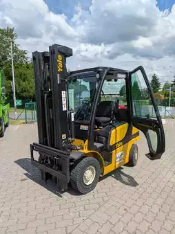 Carretilla elevadora GLP 2022  Yale GLP 25 VX (4)