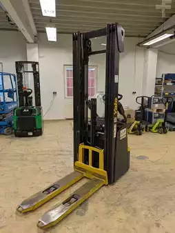 Stacker pedestre 2022  Yale MS14X (2)