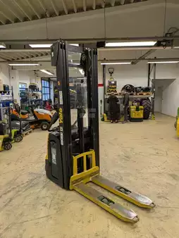 Stacker pedestre 2022  Yale MS14X (3)