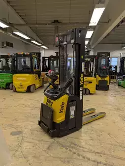 Stacker pedestre 2022  Yale MS14X (4)