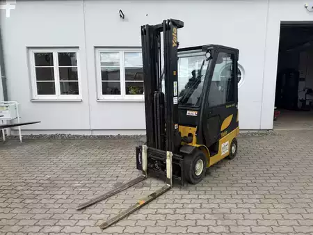 Wózki gazowe 2023  Yale GLP16VX (1)