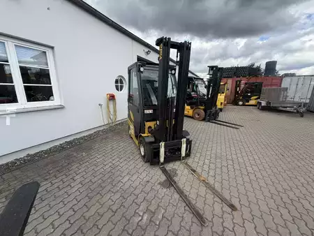 Wózki gazowe 2023  Yale GLP16VX (2)