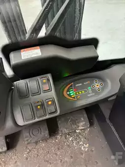 Elektro čtyřkolový VZV 2022  Crown SCF6260H-2.0-TT-4825 (5)