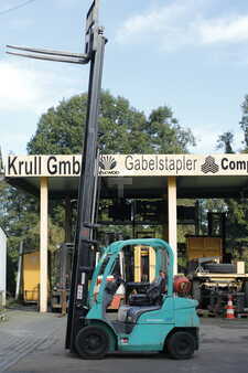 Chariots élévateurs GPL 2009 Mitsubishi FG25N (1)