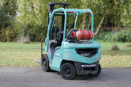 Chariots élévateurs GPL 2009 Mitsubishi FG25N (3)