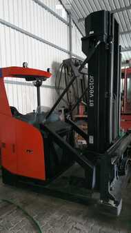 Articulated Trucks / VNA 2016  Toyota VRE150 (2)