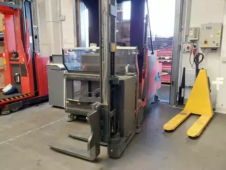 Wózki do eksploatacji w wąskich korytarzach 2017  Magaziner EK1100 (8)