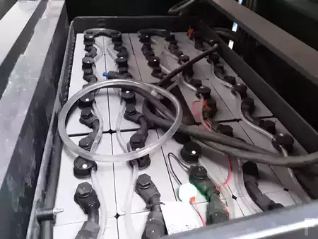 Wózki do eksploatacji w wąskich korytarzach 2017  Magaziner EK1100 (9)