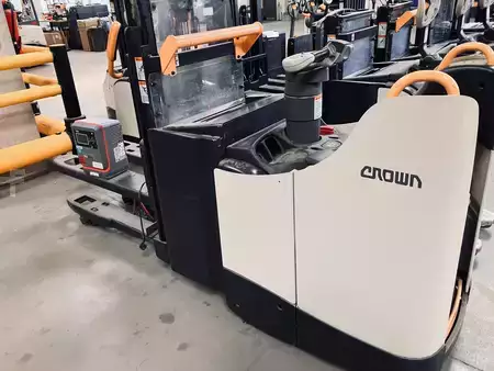 Hochhubwagen 2018  Crown DT 3040 (2)