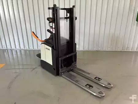 Pallet Stackers 2019  Crown ET 4000 (7)