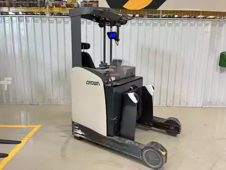 Schubmaststapler 2021  Crown ESR 1060 (1)