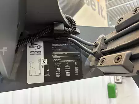 Schubmaststapler 2021  Crown ESR 1060 (8)