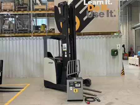 Chariots à mât rétractable 2022  Crown ESR 5260 (8)