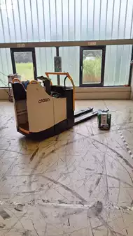Elektromos emelőkocsik 2020  Crown WT 3040 (2)