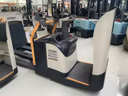 Porta-paletes elétrico 2021  Crown WT3040 (1)